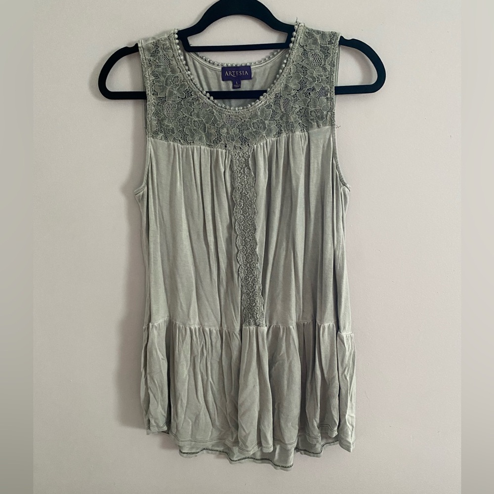 Artesia | Green shirt